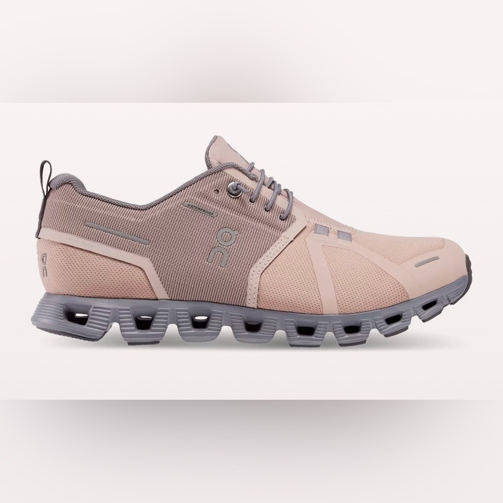 EUC On Running Women's size 8.5 Cloud 5 Waterproof Triple pink Running Shoes